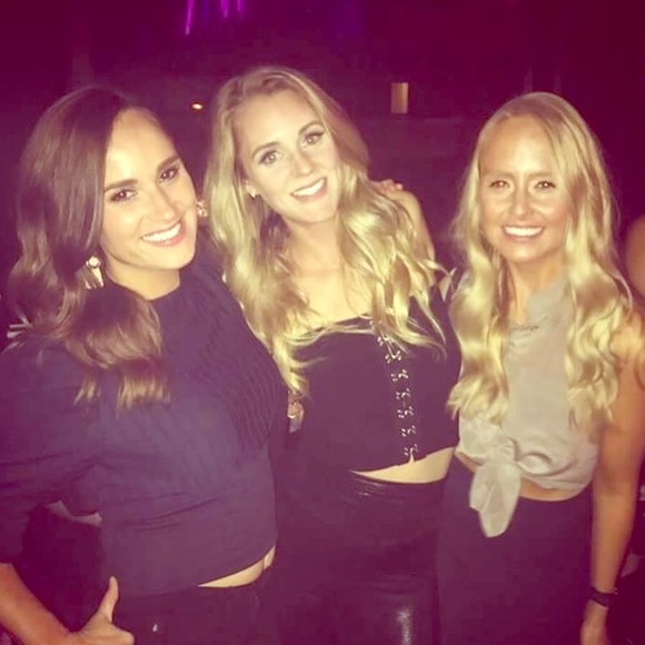 Meet your Posher! - Picture 3 of 3